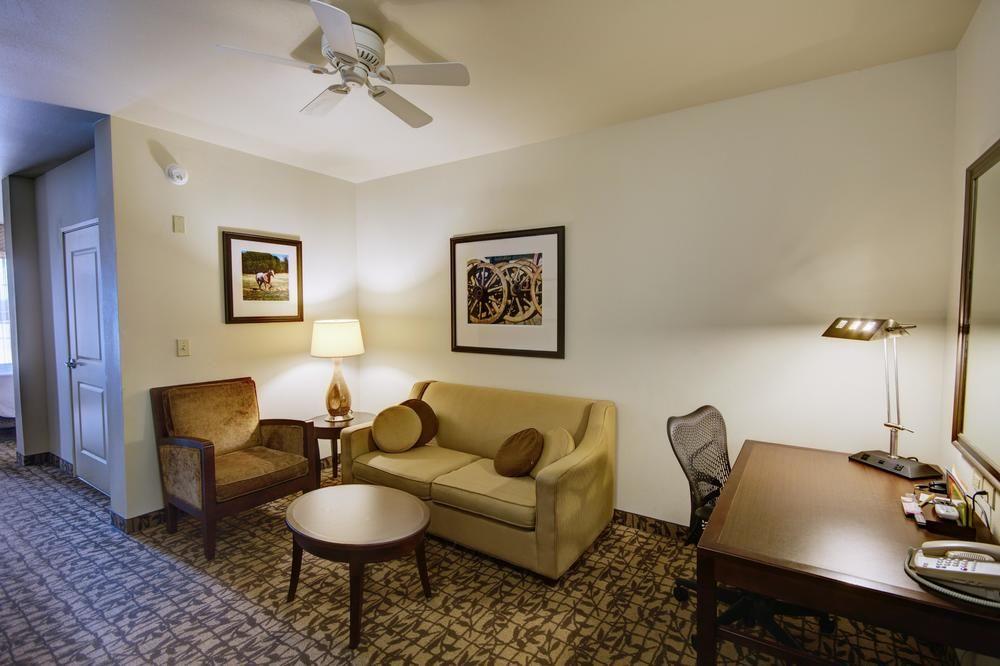 Hilton Garden Inn Granbury Exteriör bild