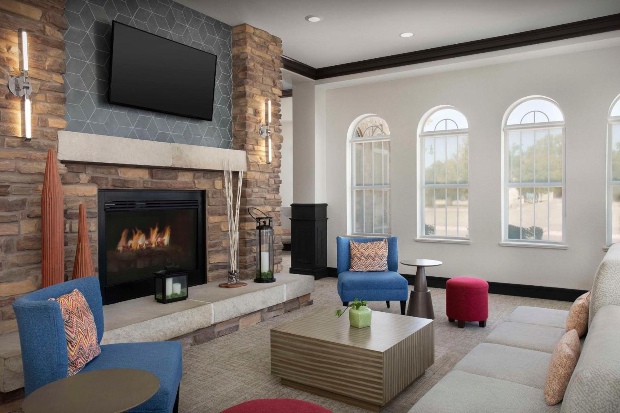 Hilton Garden Inn Granbury Exteriör bild
